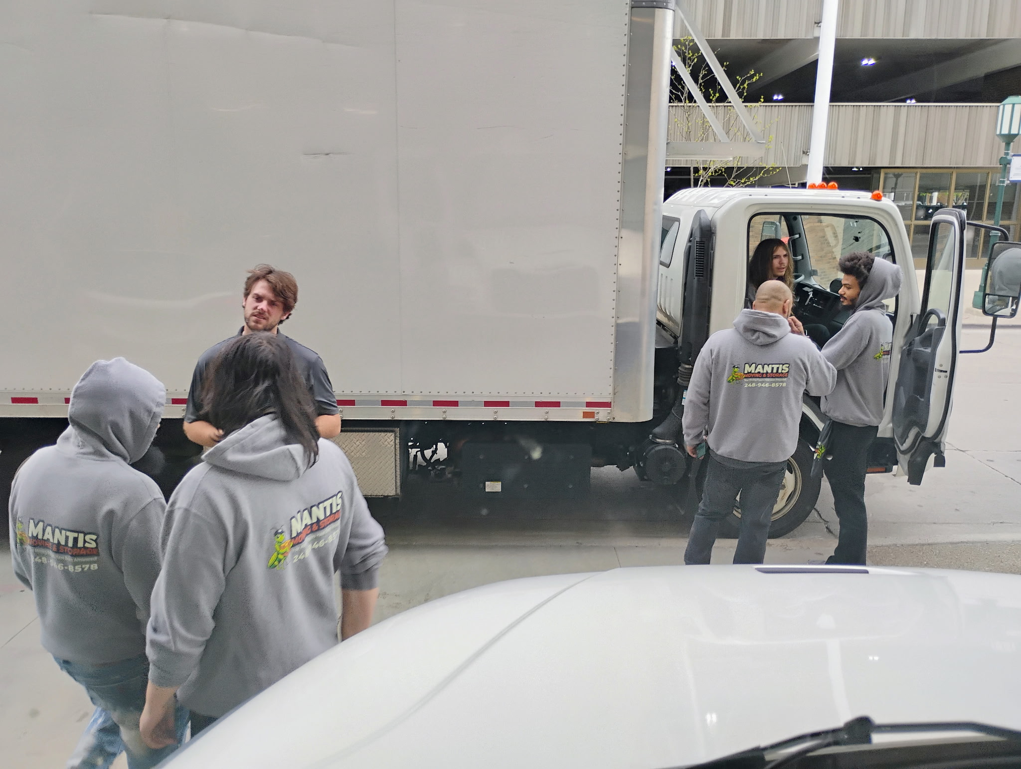Mantis Moving crew local move Royal Oak MI